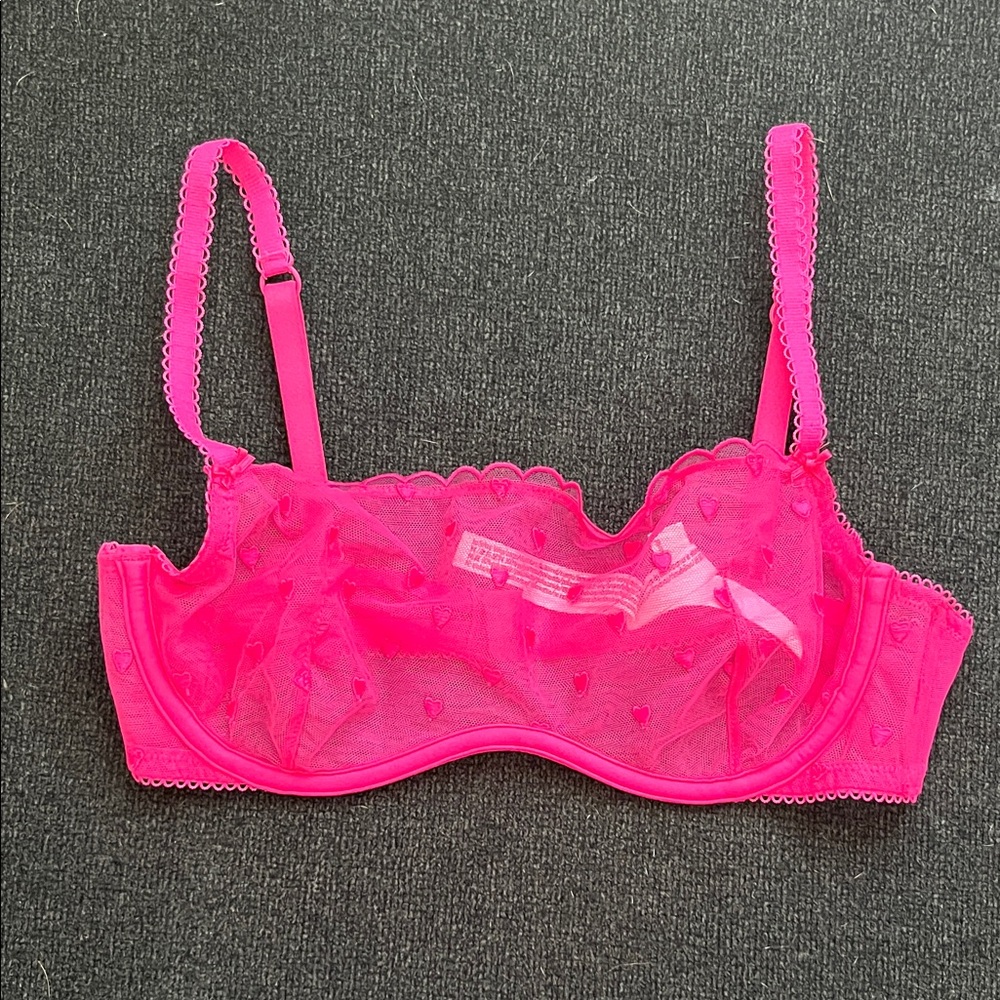 VS Pink Sheer Heart Pattern Bra